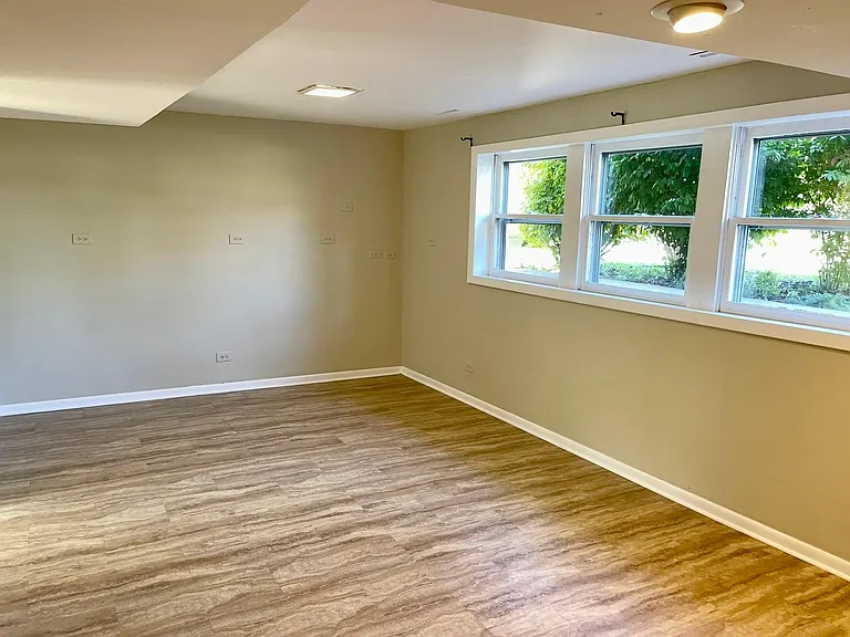 2426 Highland Cir — Photo 8