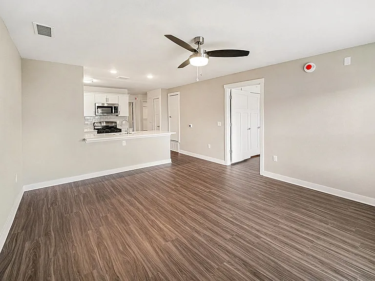 The Grove Apartment Homes — Photo 31