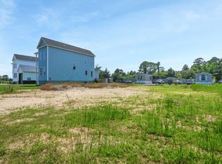 4 Clarkson Ln, Chincoteague Island, VA 23336