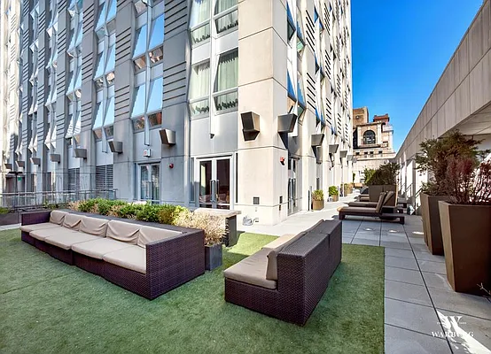 Rented by Warburg | media 7