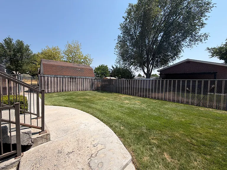 166 N 400 E #166 — Photo 10