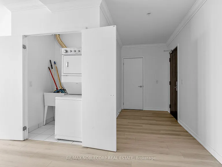 840 Queens Plate Dr #1705 — Photo 9