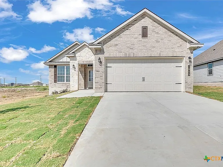 4 bed, 1799 sqft, $2,200 — Photo 2