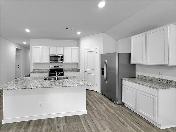 5th image of 205 E Seville St