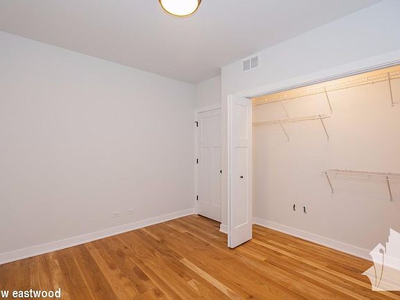 4th image of 2201 W Eastwood Ave #316