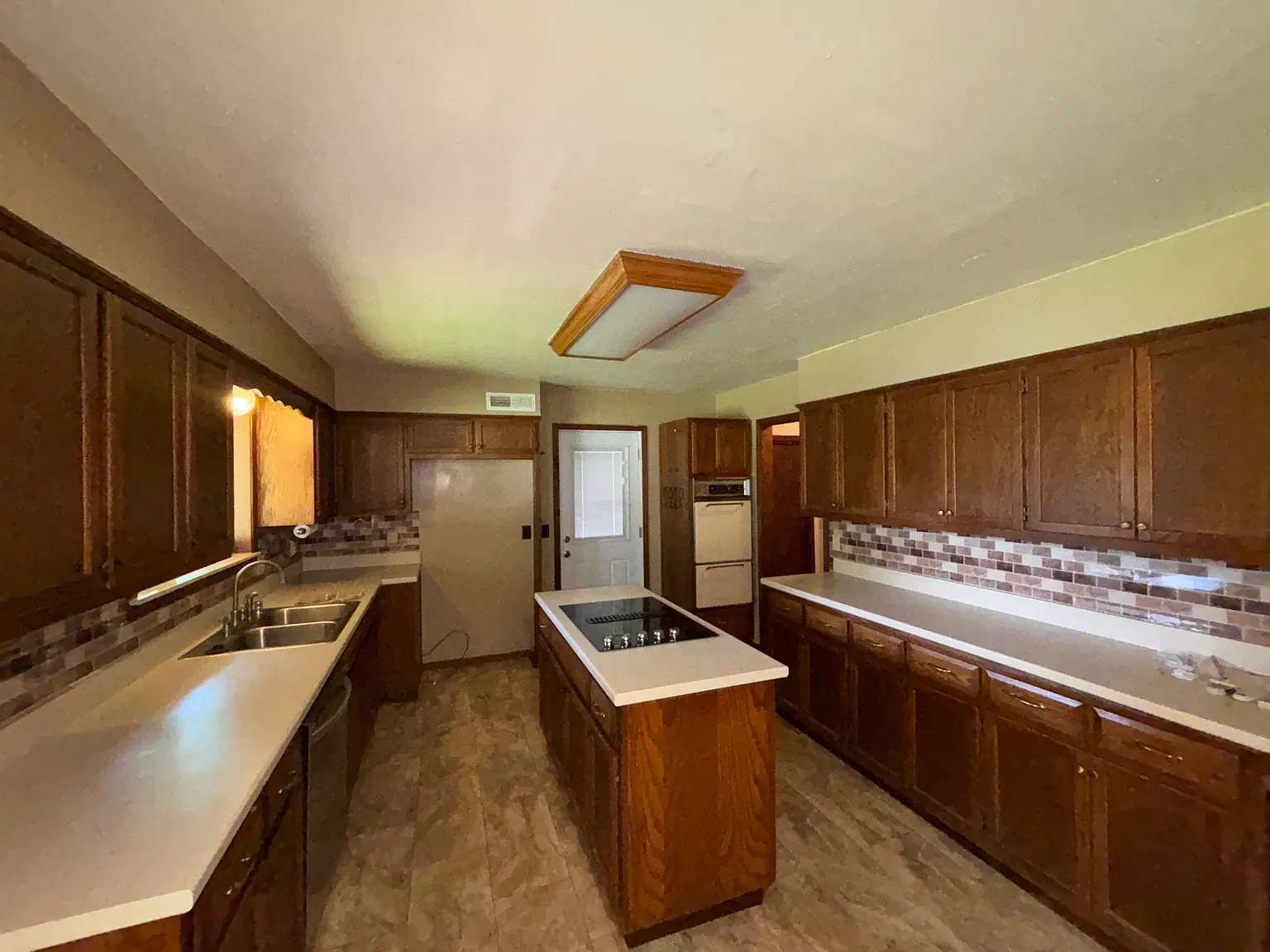 5 bed, 3094 sqft, $3,500 — Photo 4