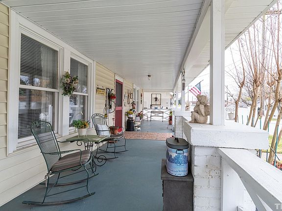 5th image of 901 Montgomery St