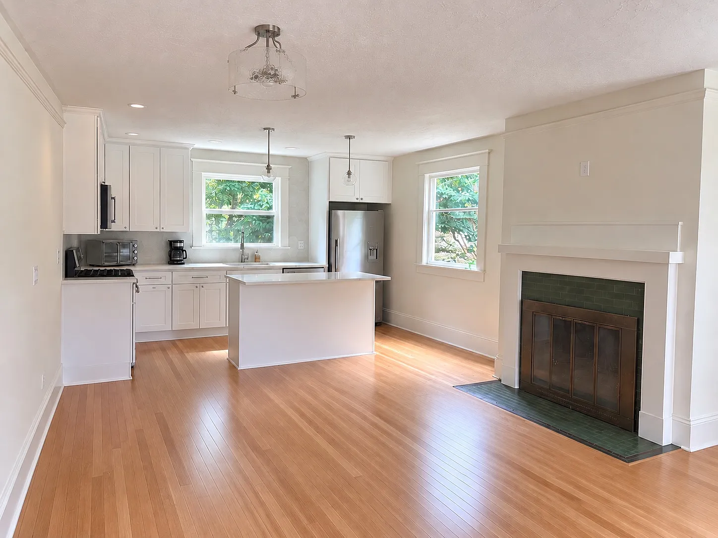 2 bed, 1300 sqft, $2,900 — Photo 2