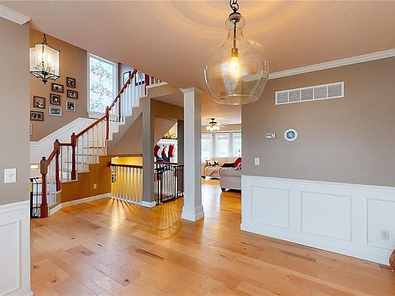 5th image of 4708 Hallbrook Dr