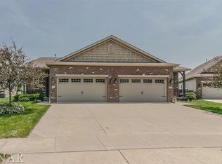 27 Yukon Cir, Bloomington, IL 61705
