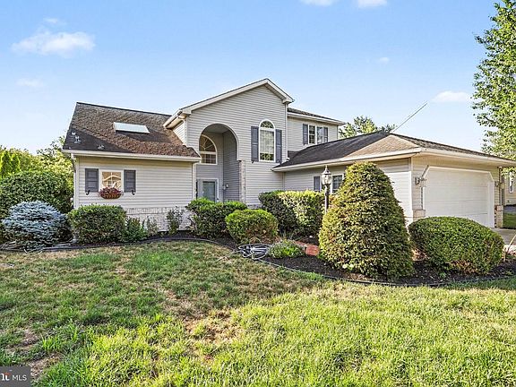 2nd image of 532 Waterside Cir #L-0133