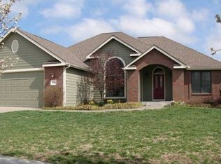 2734 SW Berkshire Dr, Topeka, KS 66614