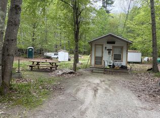 4 Mass Ave, Raymond, ME 04071
