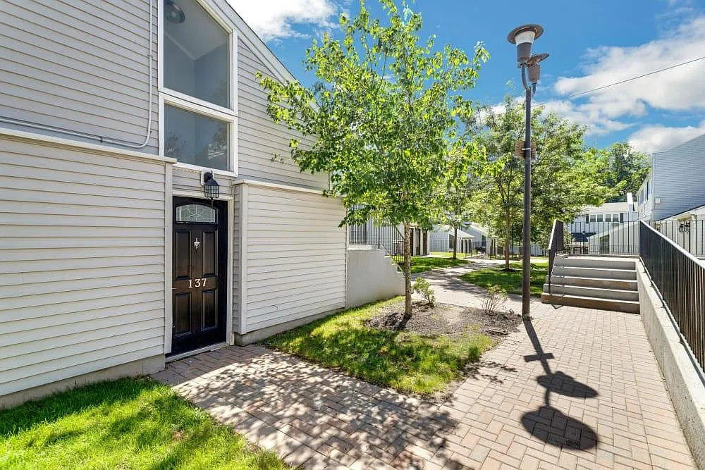 Cortlandt Living — Photo 1