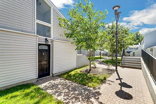 Cortlandt Living Photo 1