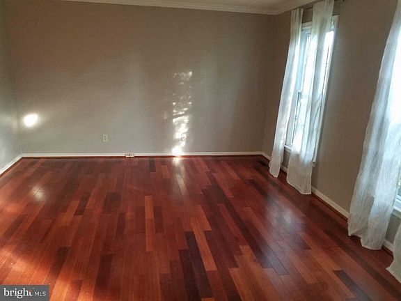 5th image of 2025 White Lake Dr