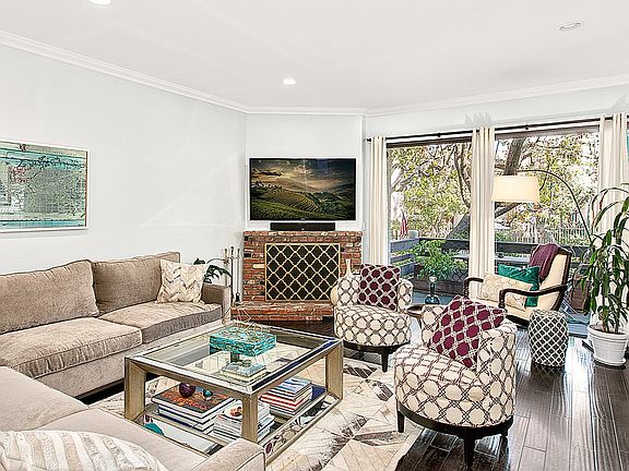 3rd image of 21901 Burbank Blvd Unit 180