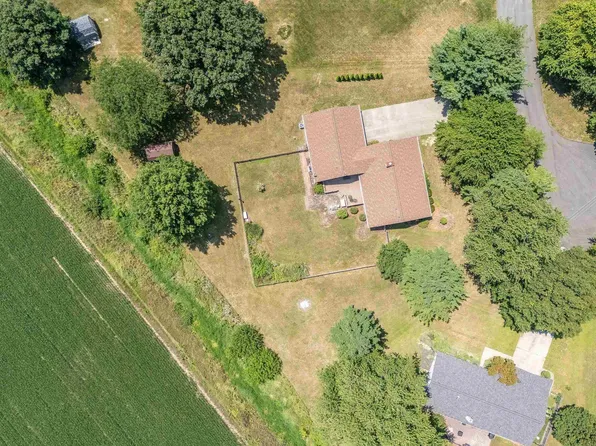103 Wayne Pl, Sharpsville, IN 46068