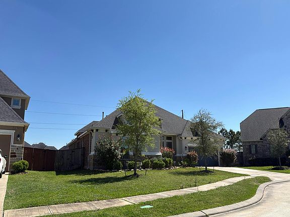3rd image of 1415 Windy Thicket Ln