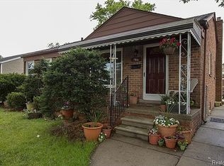 916 E Katherine Ave, Madison Heights, MI 48071
