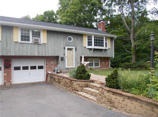 13 Maple St, East Hampton, CT 06424