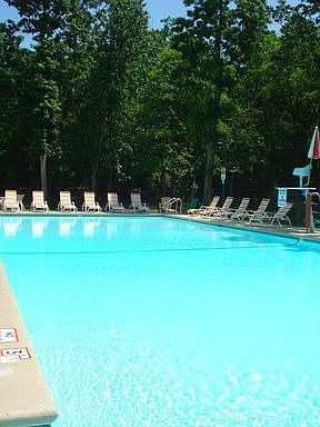 3rd image of 478 Manor Dr