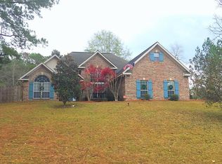 136 Red Roan Rd, Hattiesburg, MS 39402