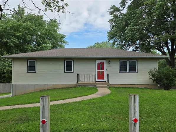6706 E 162nd St, Belton, MO 64012