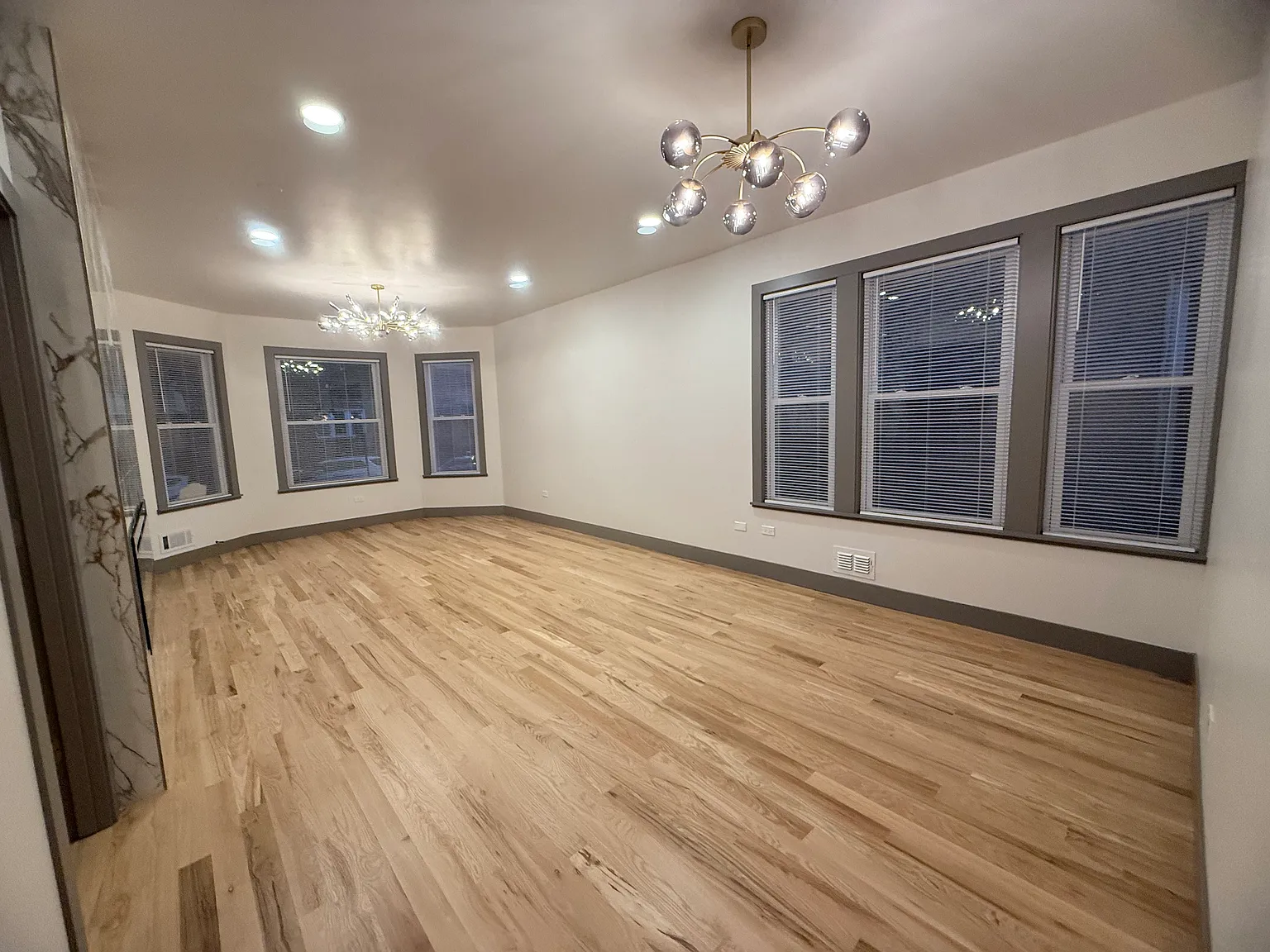 4 bed, 2400 sqft, $5,500 — Photo 2