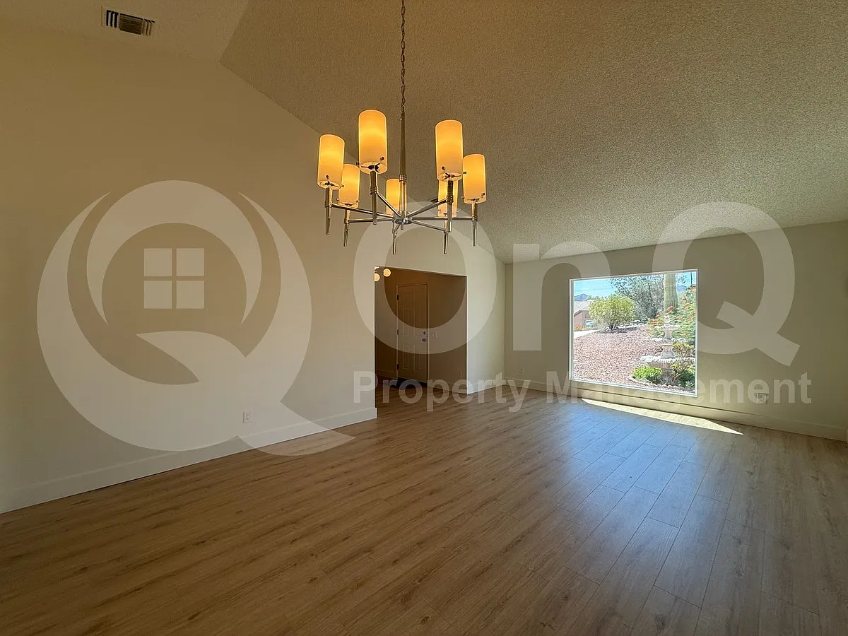 3 bed, 2.5 bath, 2034 sqft, $2,795 — Photo 4