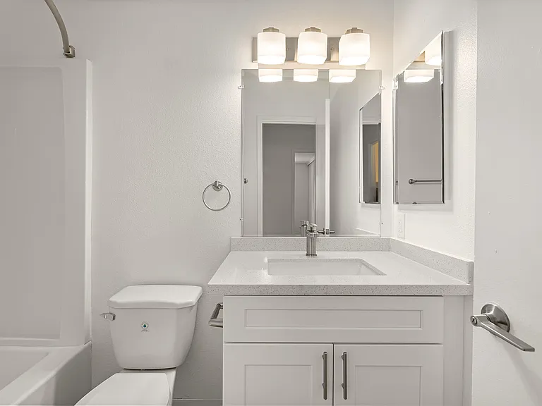 Terre at 989 Peach — Photo 14