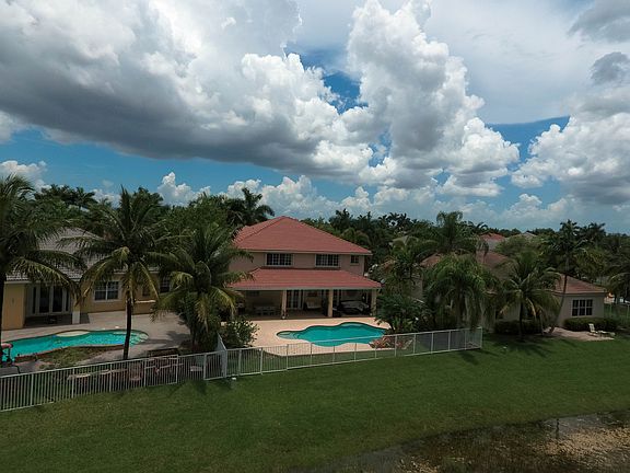 2nd image of 1280 Leeward Way
