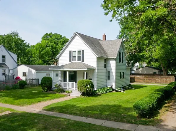 615 3rd St S, Moorhead, MN 56560