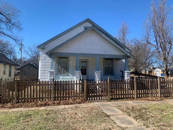 223 N Garfield Ave, Chanute, KS 66720