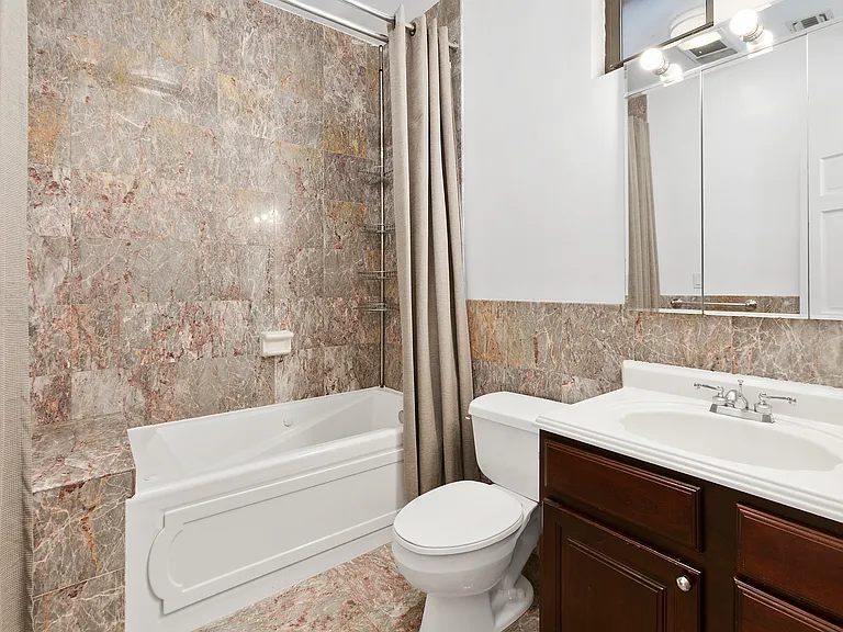 182 Norfolk St #3 — Photo 10