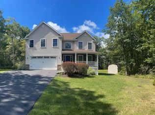 145 Philwood Ln, Milford, PA 18337