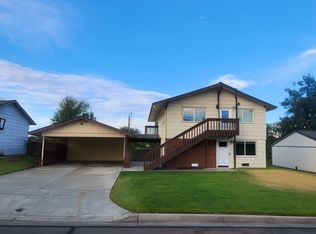 470 W Ridgeway Ave, Hermiston, OR 97838