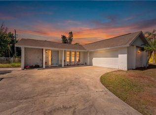 5824 Whistlewood Cir, Sarasota, FL 34232