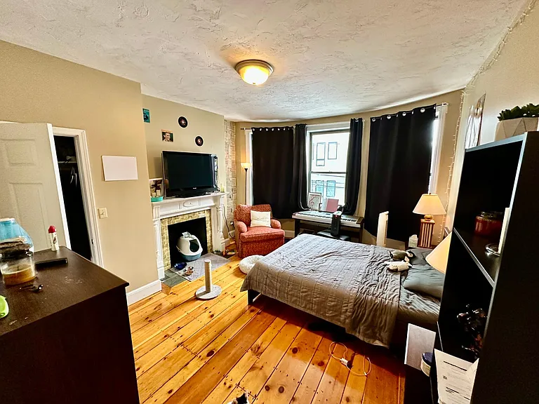 17 Highgate St #6 — Photo 17