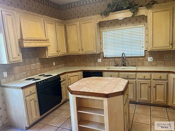 3rd image of 1790 Briarwyck Dr