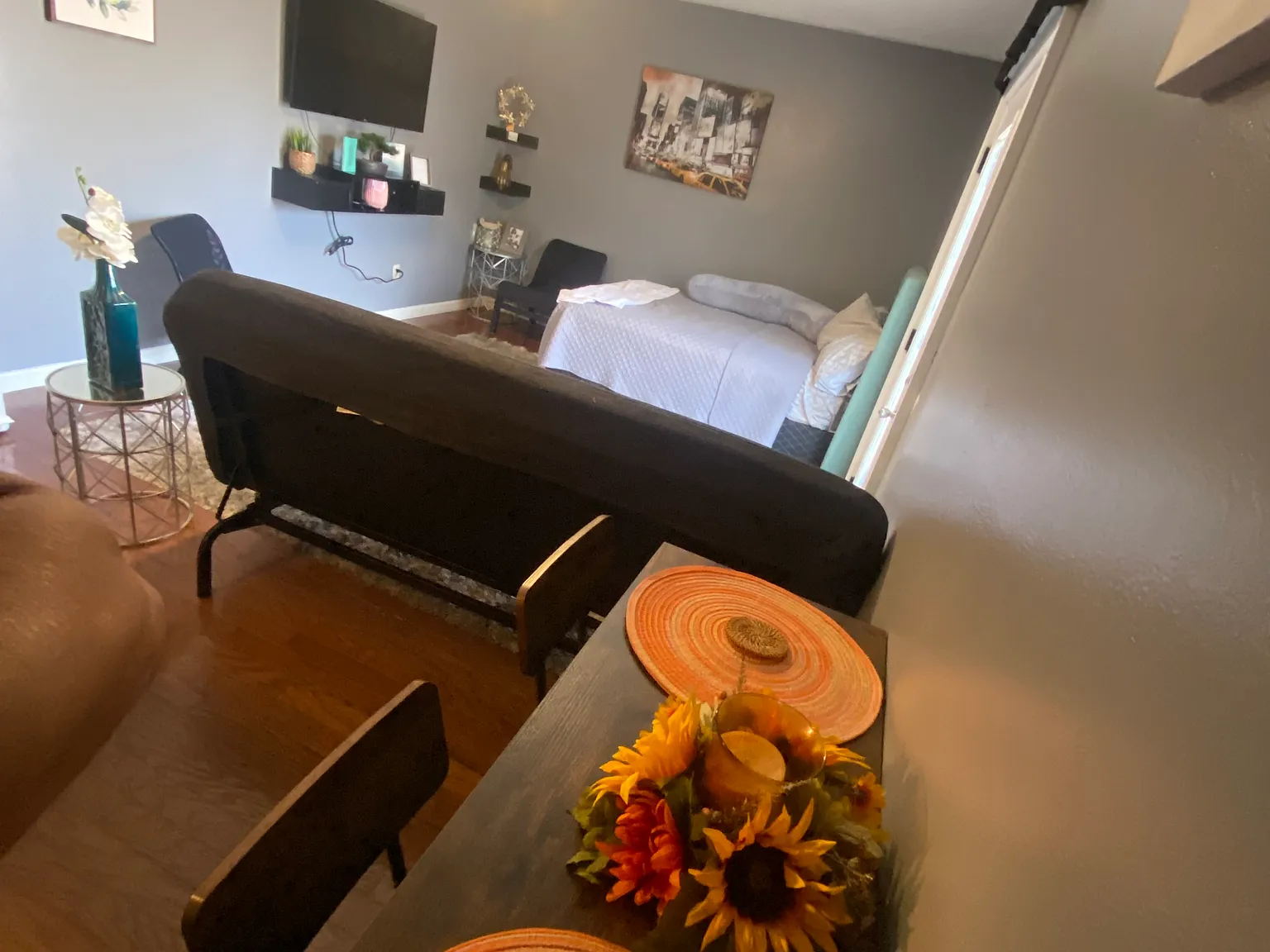 1 bed, 300 sqft, $1,350 — Photo 4