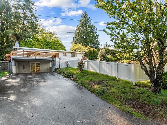 LOTS of room for parking on your own property! 