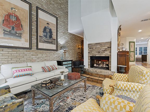 3rd image of 3801 Gilbert Ave #M