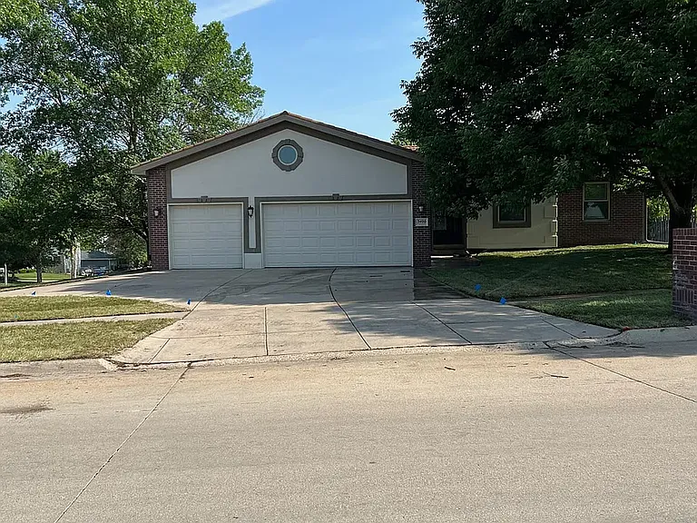 3400 Scottsdale Ln — Photo 1