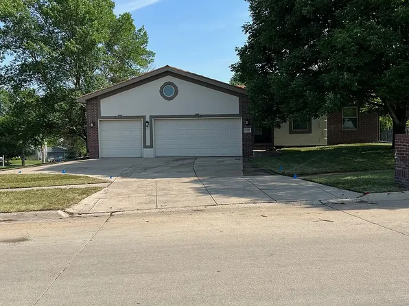 3400 Scottsdale Ln, Lincoln, NE 68516