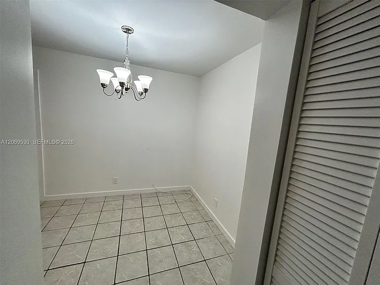 815 SW 30th St #J — Photo 36