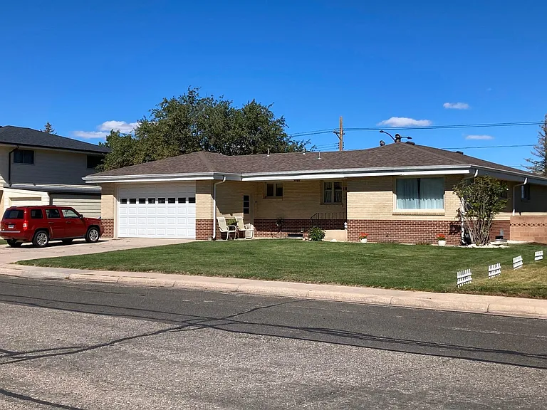 1824 Cheshire Dr — Photo 1