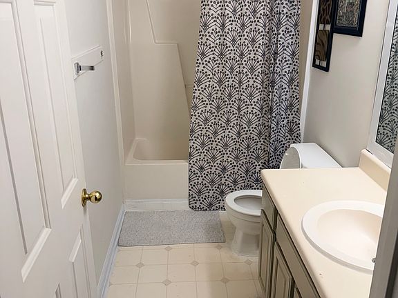 2nd image of 2212 Springhill Ave