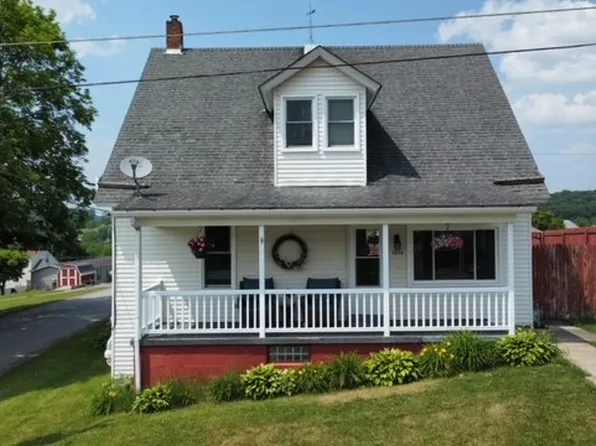 3056 Idaho St, Export, PA 15632