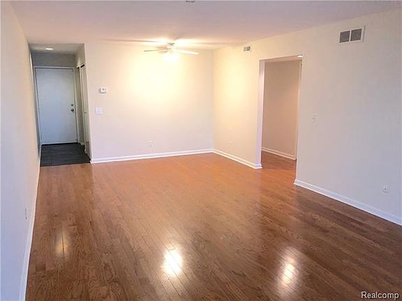 3rd image of 1928 Klingensmith Rd Unit 63C
